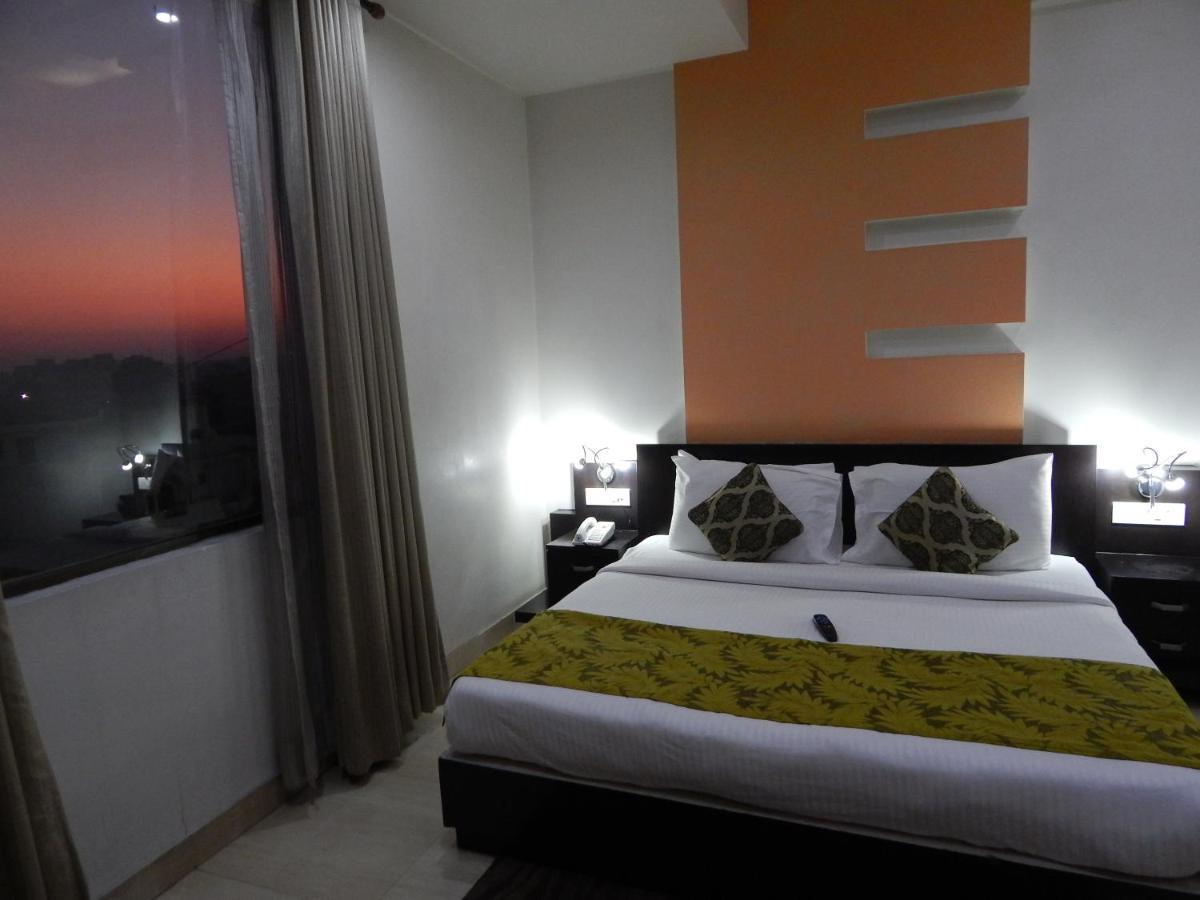 Hotel The Marque מטורה מראה חיצוני תמונה
